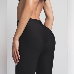 NWT Skims Body Butt Lifting Padded Leggings in Onyx Size 3X